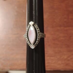 Elegant Silver Pink Mother Of Pearl Women's Ring Size 8.25